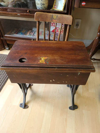 Antique Wood Iron Child's School Desk & Chair Local Pickup Only in Akron, Ny
