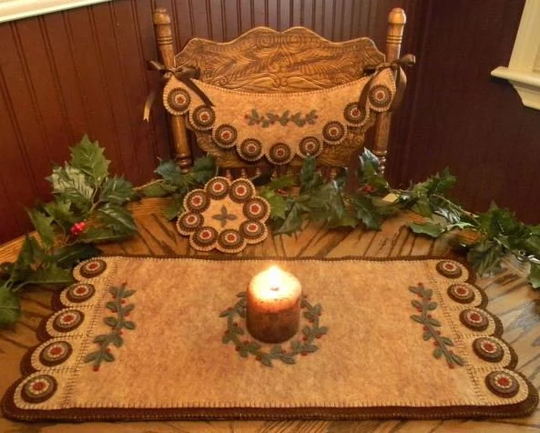 Holly & Berries - Table Runner, Chair Sway Pattern Plp138