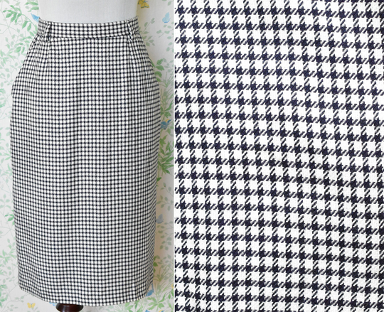 Houndstooth Plaid 1980's Vintage Dark Navy Blue + White Gingham Wool Pencil Skirt // Size 4 Small Waist 26" By Evan Picone