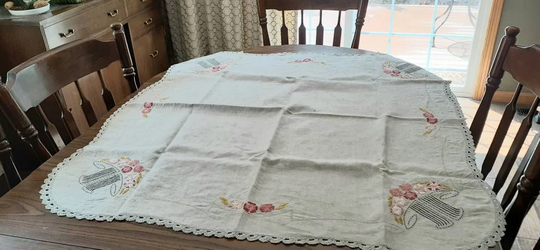 Vintage Set Of Heavy Linens; Table Cloth, Runner, 2 Doilies One Oval & Round