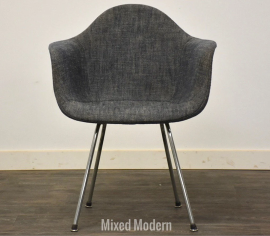One Eames Fiberglass Dax Dining Chair