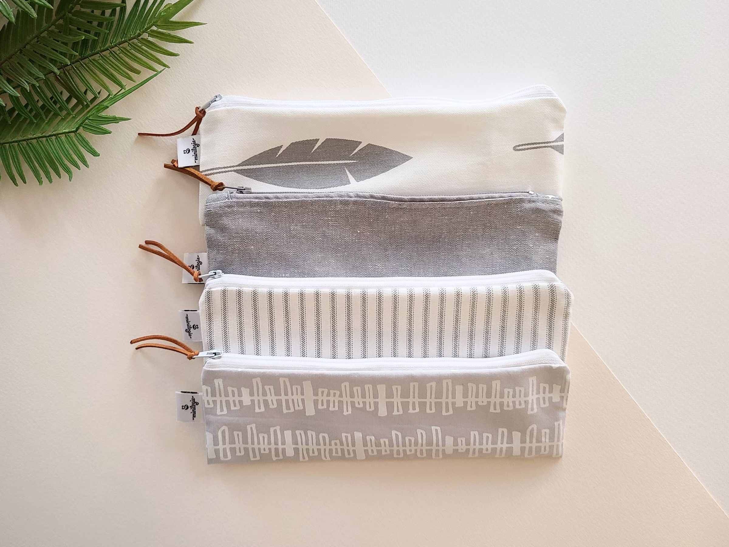 Gray Reusable Snack Bag, Zipper Pouch, Straw Cutlery Pouch, Case, Utensil Pencil Zero Waste