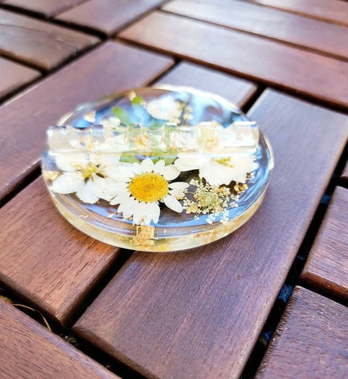 Paint Brush Holder Made From Resin, Real White Flowers & Gold Flakes, Gift For Artist, Rest, Painter, Pencil