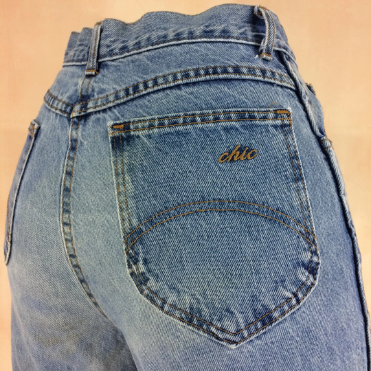 Size 26 Vintage 90S Chic Jeans Ultra High Waist Light Wash Tapered Leg Slim Mom Jeans, Small, 26"