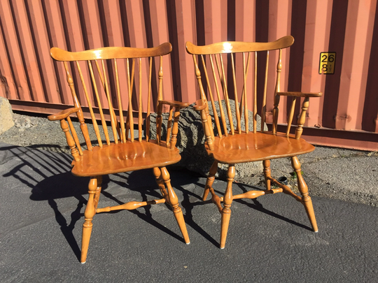 Beautiful Pair Of Vintage Heywood Wakefield Brace Comb Back Windsor Arm Chairs