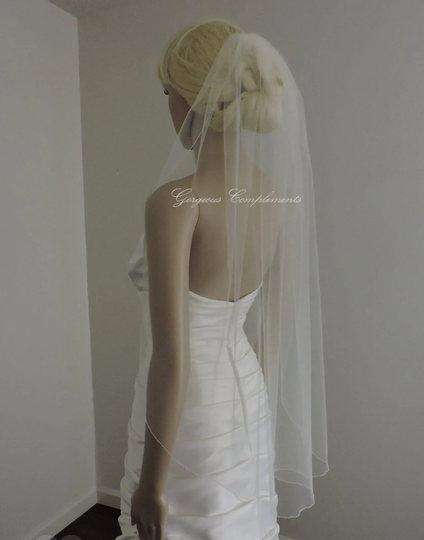 Wedding Veil Single Tier Pencil Edge Hip Length Standard Fullness, Bridal Pe3572