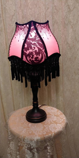 Vintage Style Rose & Black Small Table Lamp With Tassles
