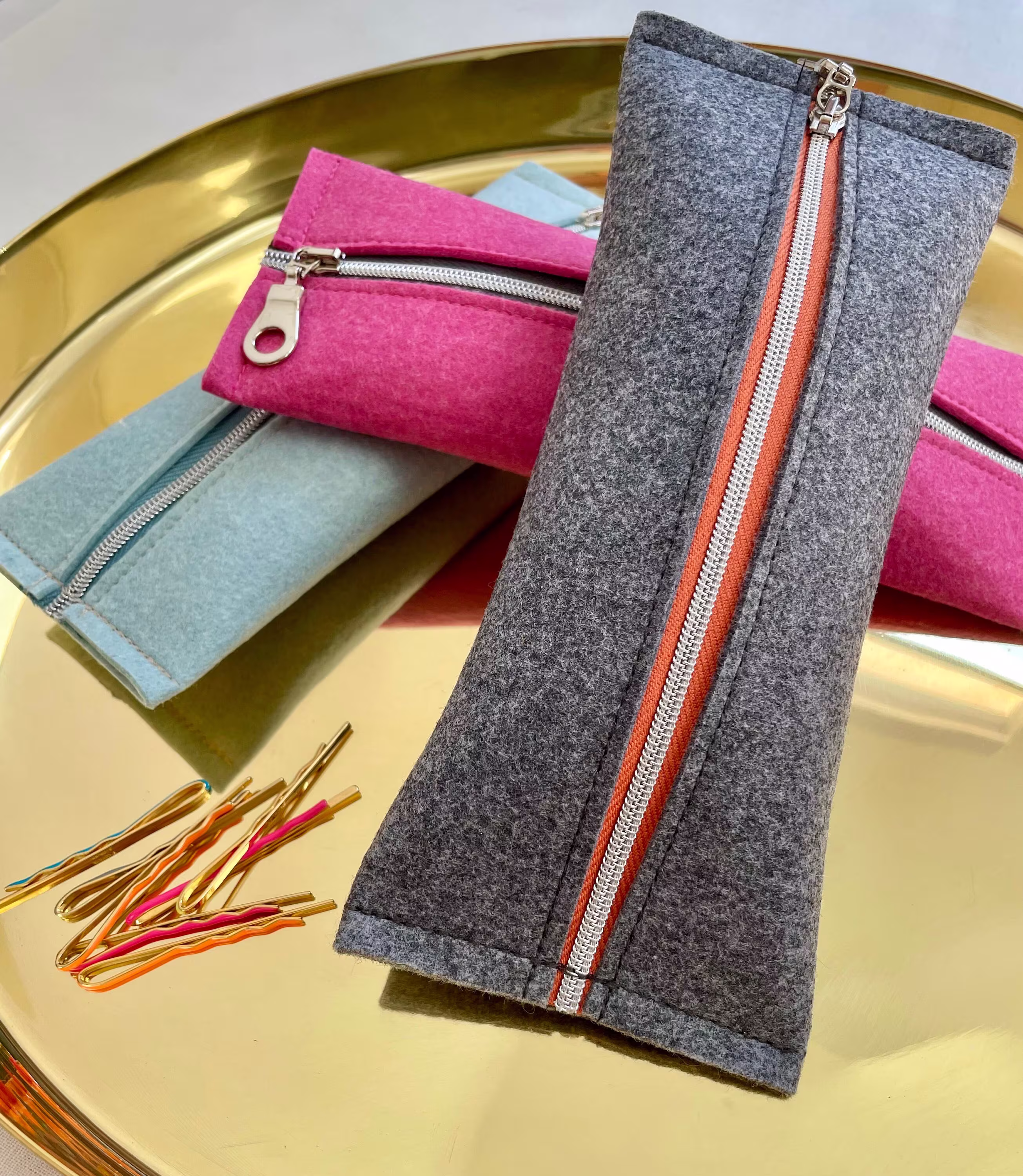 Minimalist Makeup Bag | Pouch Organizer Storage Pencil Case Pen - Charcoal Gray Wool Felt/Pink Zipper