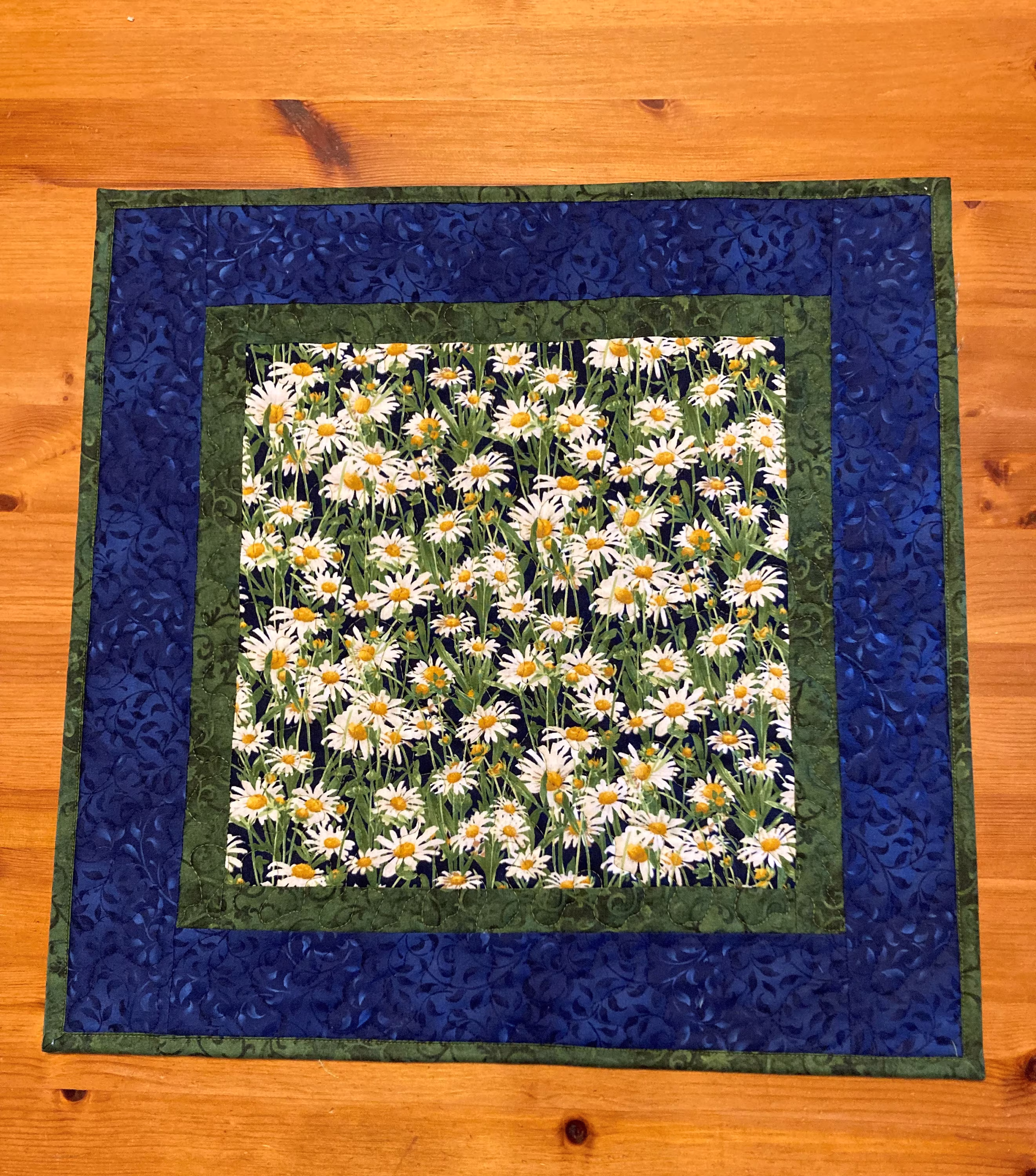 White Daisies Wildflower Quilted Table Topper, Large Square Coffee Reversible 20x20" Summer End Table, Garden Everyday Kitchen