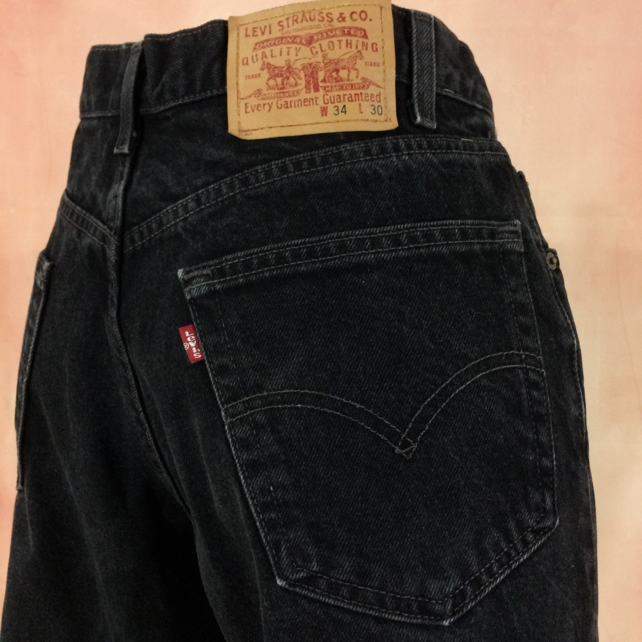 Sz 32 Vintage Levis 901 Womens Jeans W32 L30 High Waisted Relaxed Fit Straight Leg Y2K's Hourglass Classic Mom Made in Mexico
