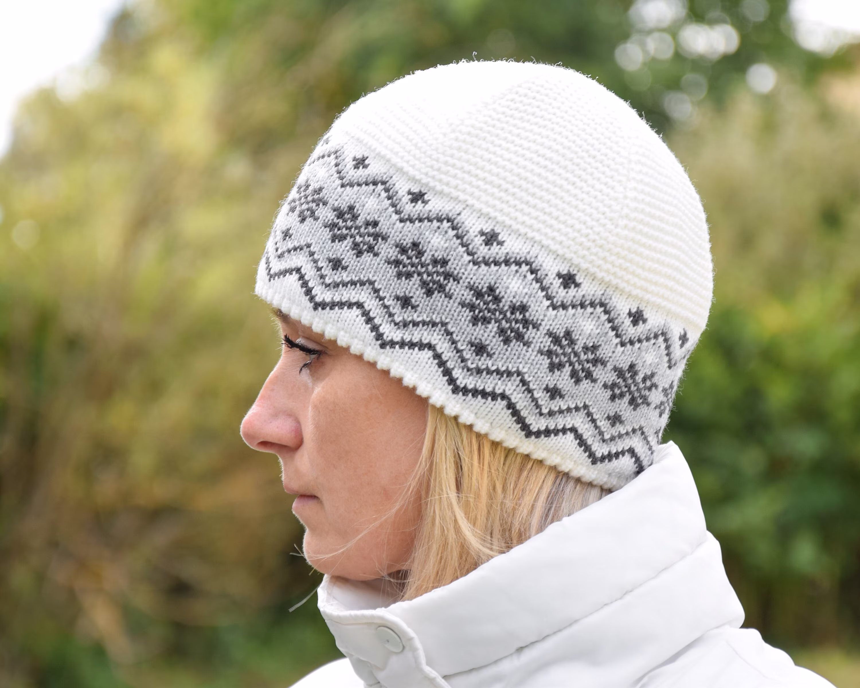 White Nordic Woolen Hat With Selbu Stars Fair Isle Beanie Ski Hat For Women Fleece-Lined Scandinavian Winter Textured Knit Woollana