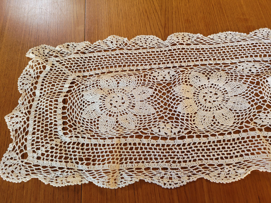 Vtg Table Runner, Off-White Lace Crochet // 56 X 14 Inches Floral Pattern