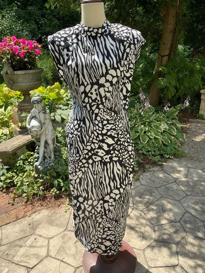 1980S Graphic Black & White Pencil Dress With Dramatic Back Cutout By Blondie & Me