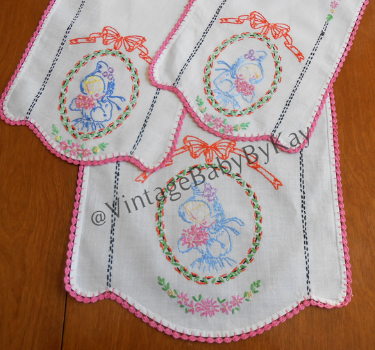 Southern Belle Table Runner W 2 Coordinating Side Pieces Hand Embroidered Crochet Lace Trim Bright Colors Vintage Set Of 3, Holiday Party