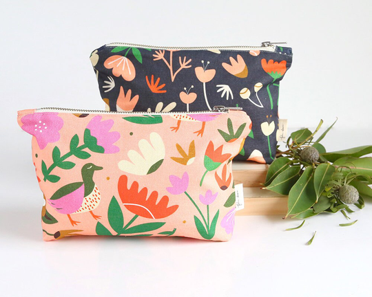 Zip Purse | Pouch Make-Up Pencil Case Zipper Travel Pink Oasis Print