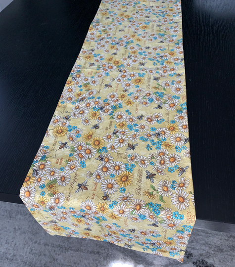 Daisy Bees Flower Table Runner ~ 42x11 Summer Floral Decor Kitchen Dining Room Table Linens