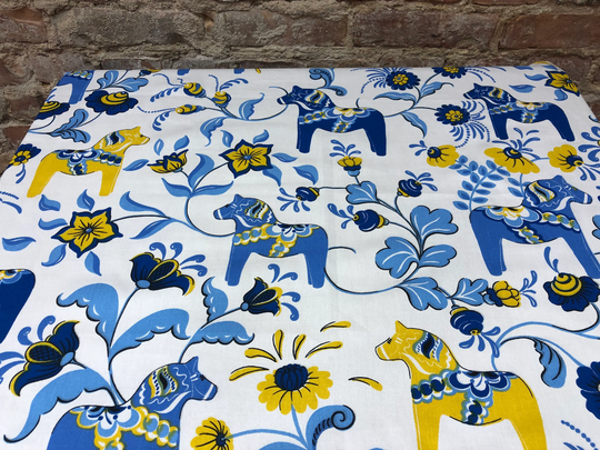 White Table Runner With Blueswedish Dala Horses, Scandinavian Design, Swedish Fabric, Horses Runner, Blue & Yellow