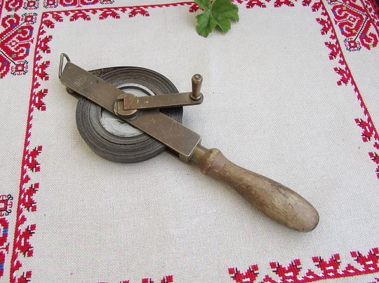 Vintage Roll Up Roulette Brass Tape Measure 25 M, Measuring Tool, Metal Meter With Wooden Handle, Railway