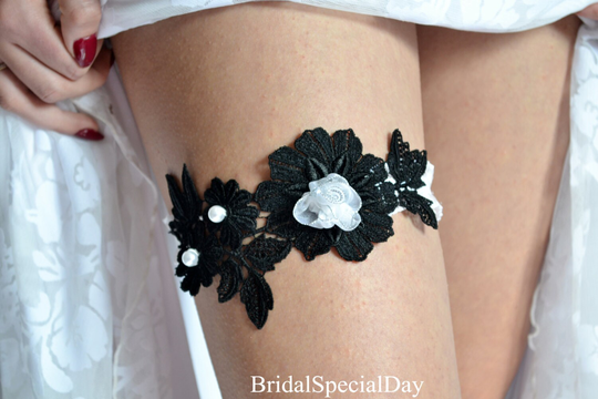 Brides Black & White Unique Lace Wedding Garter Set, Bridal Garter, Pearls Gift, Handmade Garters For