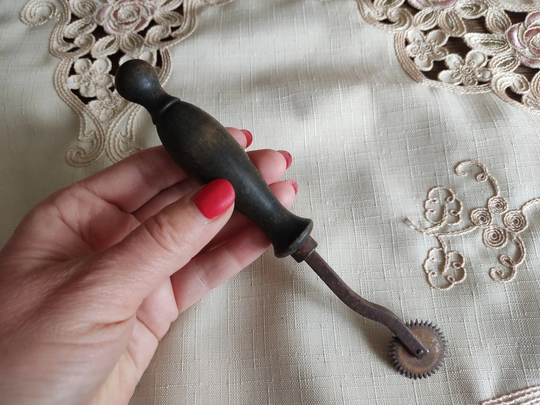 Antique Collectibles Pattern Tracer With Wooden Handle, Tracing Roller Wheel, Trace Tool, Sewing Tool