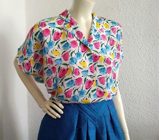 80S Colorful Blouse Notched Collar Pop-Art Botanical Gipsy Style Top V-Neck Tulips Print Multi-Colored Summer Floral