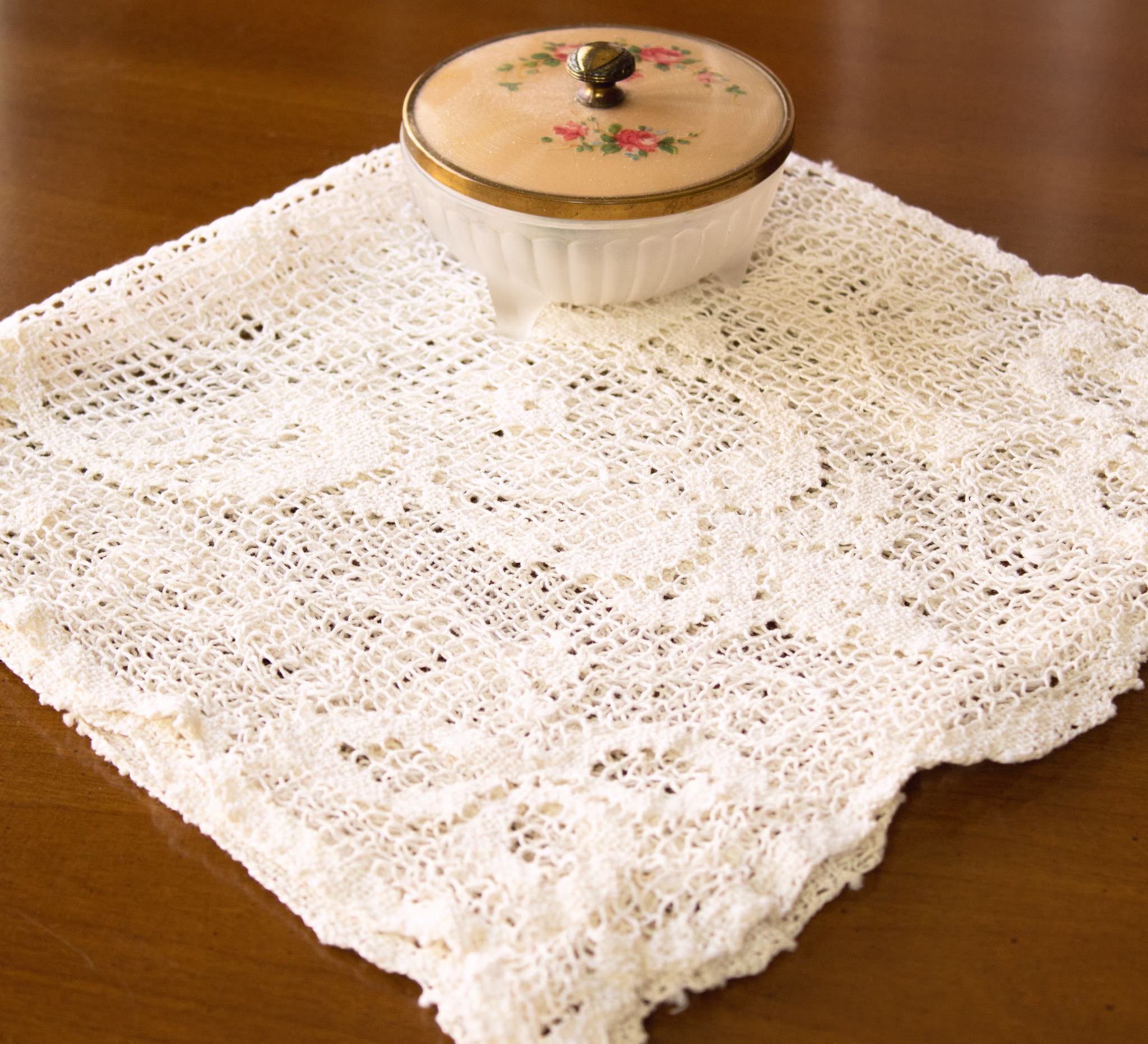 Filet Lace Dresser Scarf Table Runner Shabby Vintage Decor