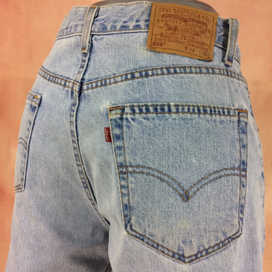 Sz 33 Vintage Levis 505 Women's Light Wash Jeans Short Denim High Rise Regular Fit 90S Distressed Boyfriends Mom Shorts Made in Usa
