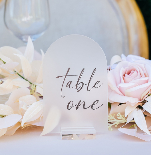 Clear Or Frosted Arch Acrylic Table Number Sign With Stands, Perspex Modern Calligraphy Numbers, Lucite Minimalist
