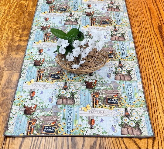 Daisy Table Runner, Decor, Summer Gift, Gift For Her, Gardener, Floral Cottage Decor