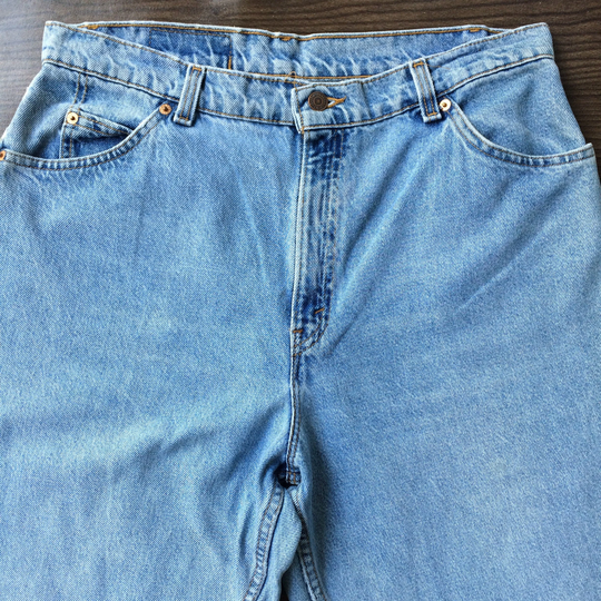 Sz 34 Vintage Levis 951 Women's Jeans High Waisted White Tab Light Wash Relaxed Fit Tapered Leg 90S Classic Mom Made in Usa