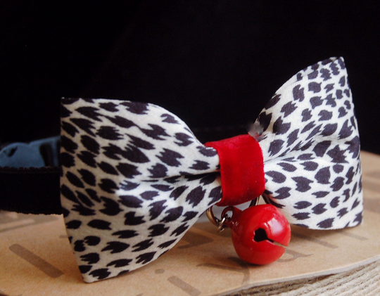 Boy Leopard Bow Tie Cat Collar.small Dog Collar, Breakaway Kitten Collar.tiny Collar, Cat Birthday Gift.puppy Collar.tea Cup Collar