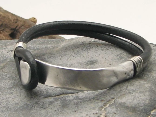 Leather Bracelet, Gift For Boyfriend, Black Leather Cord Men's Bracelet With Hammered Metal Work Clasp, Husband. Handmade Bracelet