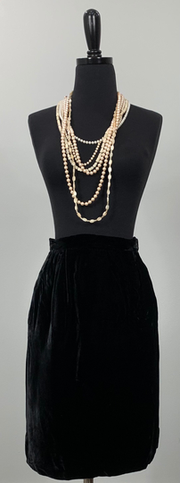 Valentino Miss V Black Velvet Pencil Mini Skirt - Vintage Winter Fall Cocktail Party Size 0/2 Formal