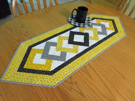 Quilted Table Runner, Summer Bee, Bumble Bee Home Decor, Farmhouse, Cottagecore Handmade