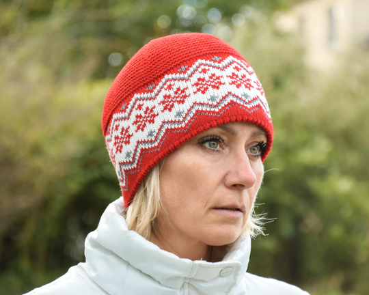 Bright & Fashionable Nordic Woolen Hat Red Fair Isle Ski Hat Christmas Fleece-Lined Scandinavian Winter Beanie With Textured Knit Woollana