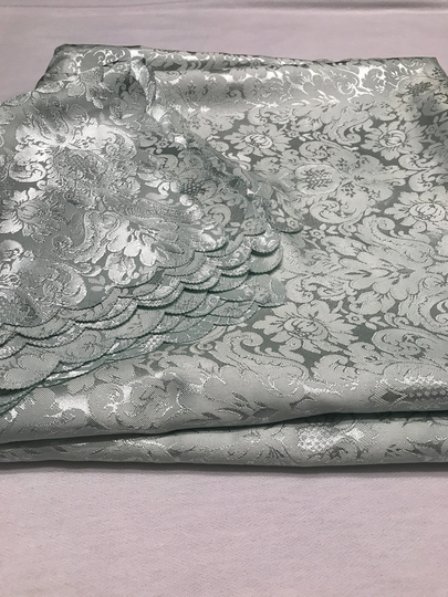 Light Green Table Set, Includes Tablecloth & 8 Napkins Or Placemats, Shimmering Light Polyester, Large Cover 120" X 50"