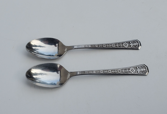 Interpur Florenz Stainless Teaspoons - Set Of 3 Spoons Raised Design Of Flower & Fleur De Lis Textured Handle 6.25"