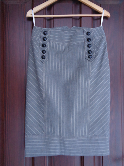 Karen Millen England Skirt, Tapered Pencil Vintage Skirt Size Uk12, Us8, Eu40; 98% Cotton L25"/ 63cm, 20 Buttons