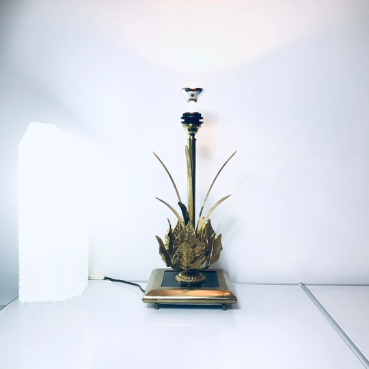 Elegant Hollywood Regency Table Lamp, Mid-Century Modern Lamp With Brass Sculpture Leaves. Vintage Xl Lamp