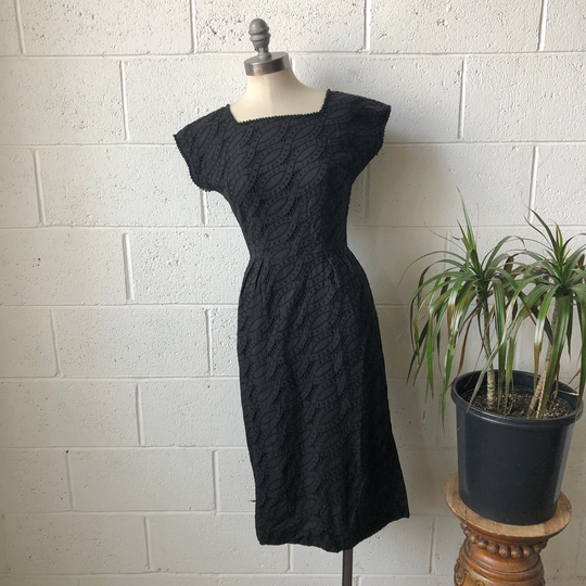 60S R & K Black Eyelet Embroidered Cotton Floral Extended Shoulder Pencil Midi Day Dress Sz S