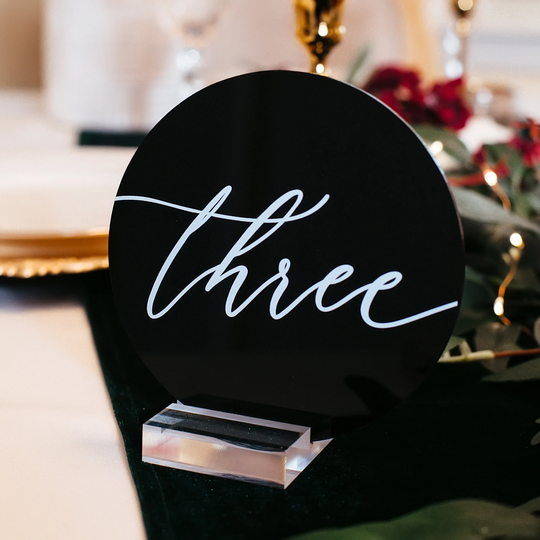 Round Clear Or Black Acrylic Table Number Sign With Stands, Glass Look Perspex Modern Calligraphy Numbers Lucite Minimalist Seating