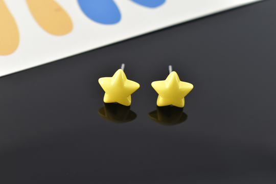 Color Earrings, Ce-Ear03Y, 2Pcs, Shiny Enamel Coated Formica Star, Light Yellow, Colored Star Star 8.5mm