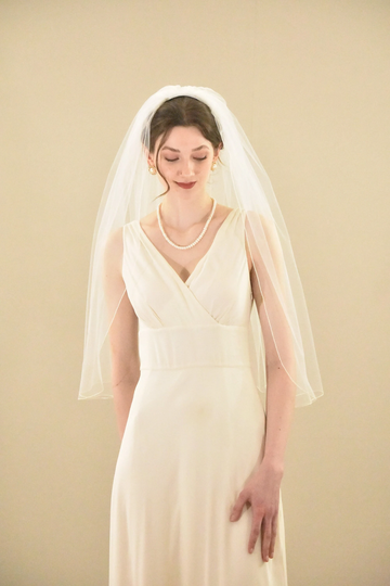 Classic Full Volume Mid Length Veil With Pencil Edge | Fingertip Hip
