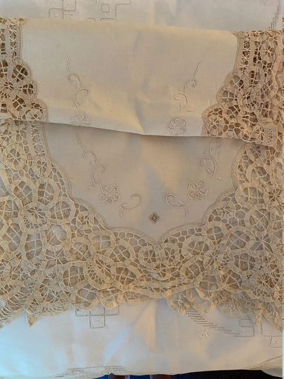 Table Runner 16"x 42" Ecru ~ Battenburg Lace
