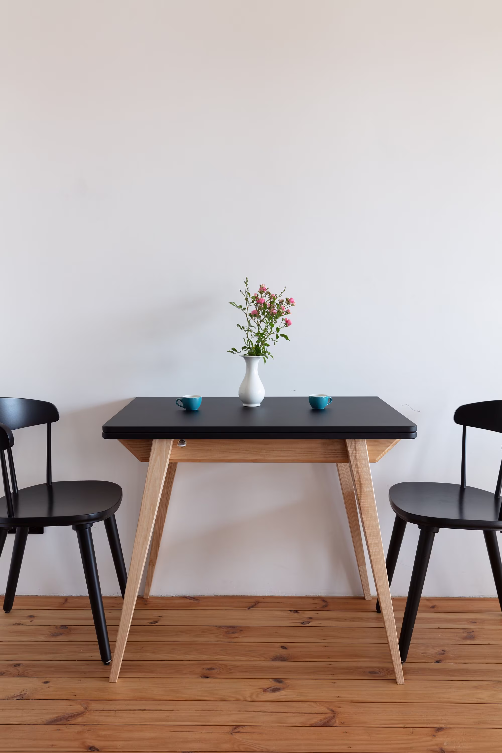 Envelope Extentable Table