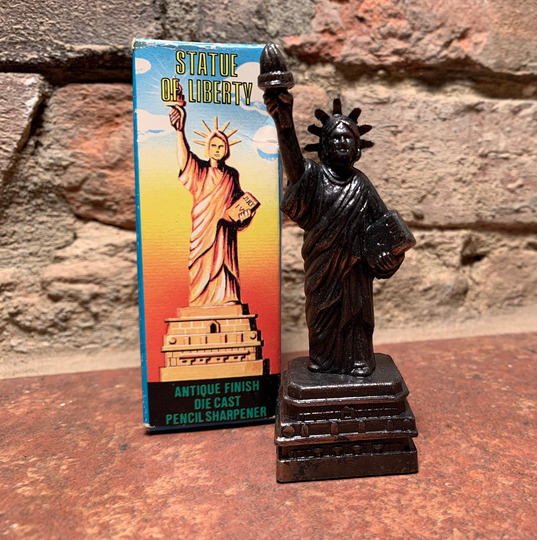 Vintage 1985 Statue Of Liberty Antique Finish Die Cast Pencil Sharpener Made in Hong Kong New Box
