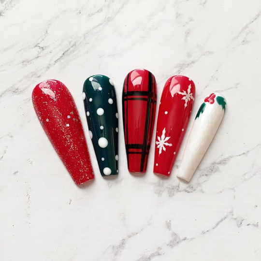 Reusable Christmas Winter Red Snowflake Mistletoe Plaid Press On Nails