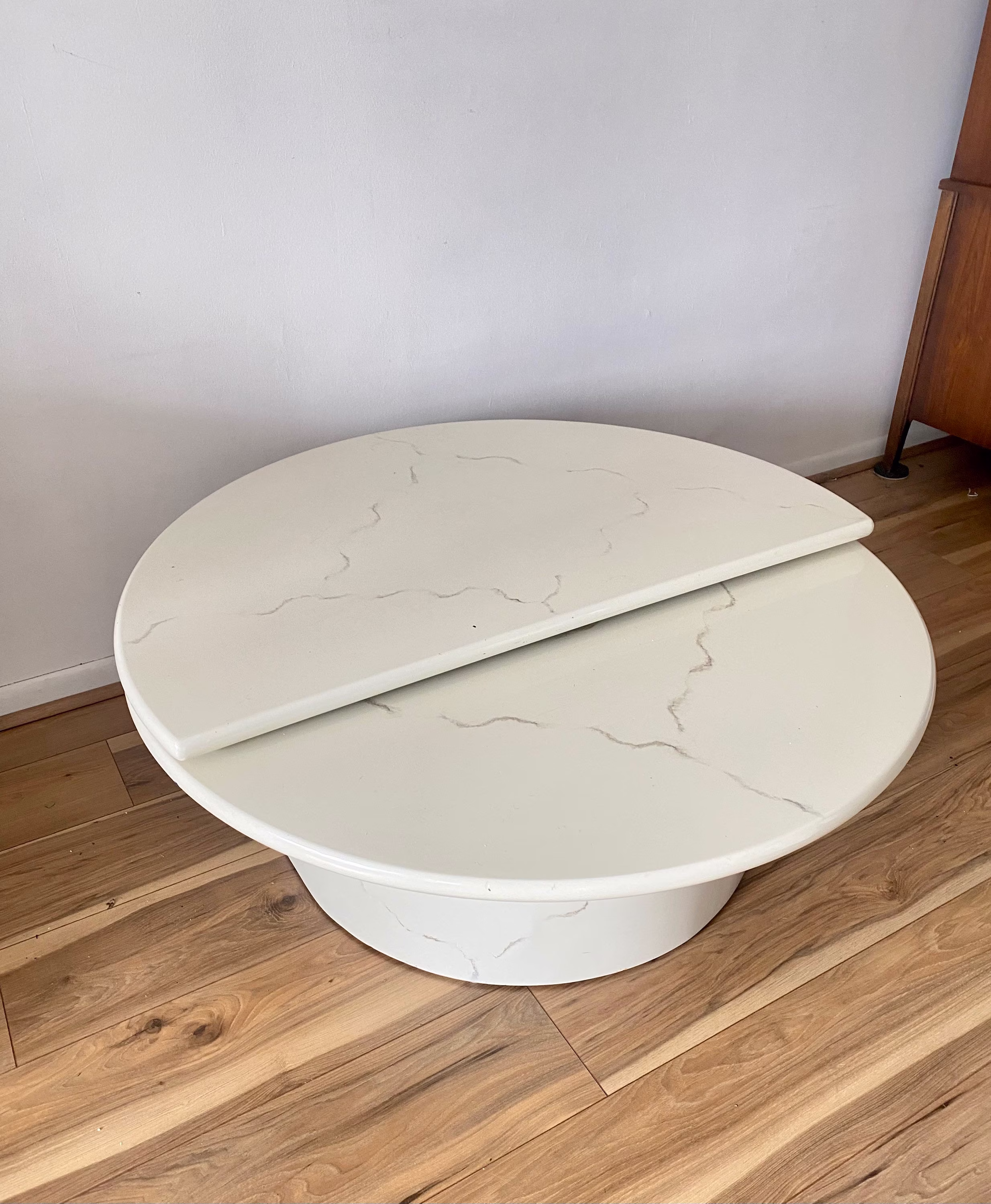 1980S Lacquer Swivel Top Coffee Table, 80S Vintage Laminate Round Coffee Table, Postmodern Lacquer Living Room Table Local Delivery Only