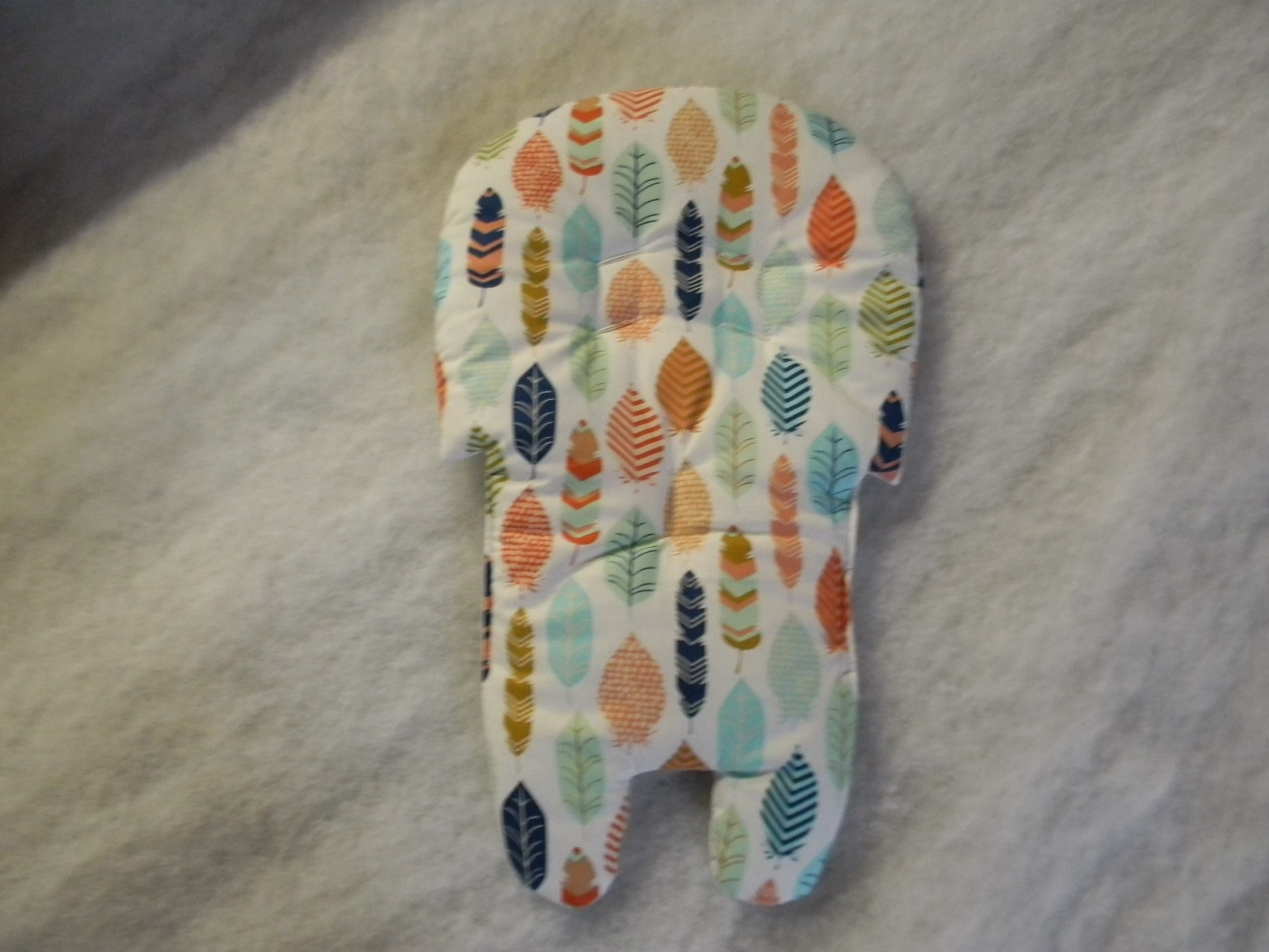 stack High Chair Cover With Feathers