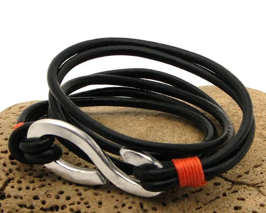Infinity Bracelet, Men's Leather Bracelet.black Wrap Men's Bracelet. Hammered Metal Work Infinity Clasp